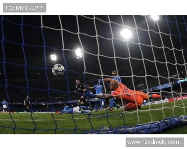 足球明星进球瞬间：技艺与激情的完美融合与经典动作解析